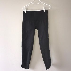 Lululemon yoga crop pants